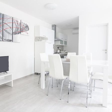 New Family 2 Bedroom Apartment Vodnjan Dış mekan fotoğraf
